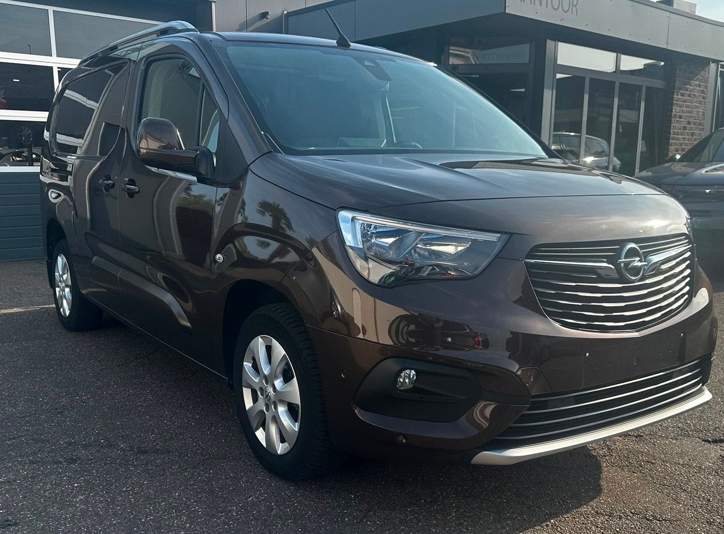 Opel Combo 15CDTI 130Pk Lichte vracht *AUTOMAAT*, Auto's, Opel, Stof, Gebruikt, 1199 cc, Bruin