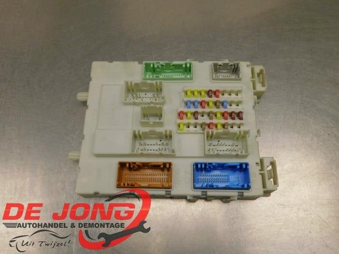 Boîte à fusibles d'un Ford Transit Connect, Autos : Pièces & Accessoires, -, 3 mois de garantie, -, -