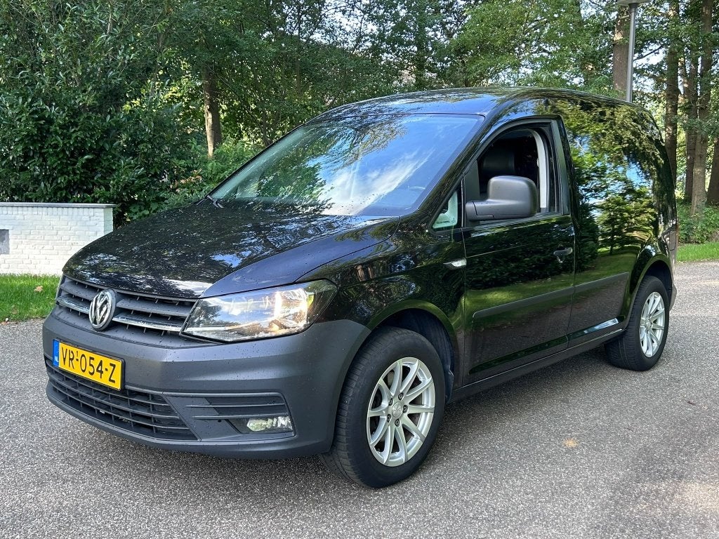 VW CADDY 2.0 TDI COMFORTLINE ZWART Euro 6, Auto's, Voorwielaandrijving, 4 cilinders, Zwart, Bedrijf