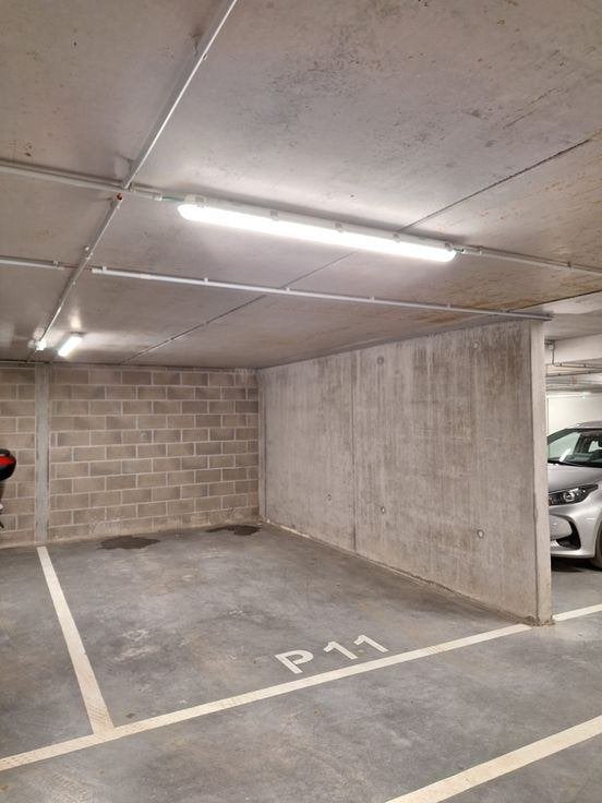 A louer emplacement de parking intérieur Sint-pieters-leeuw