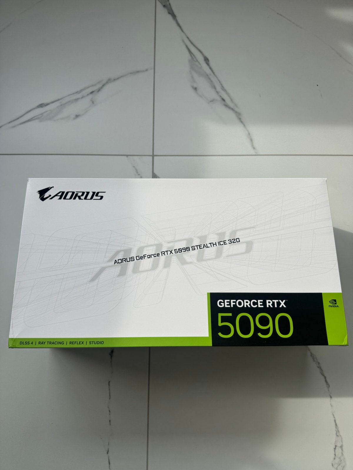 Gigabyte Aorus stealth ice RTX 5090 32G Nieuw 2 jaar garanti, Computers en Software, Moederborden, Ophalen of Verzenden, Zo goed als nieuw