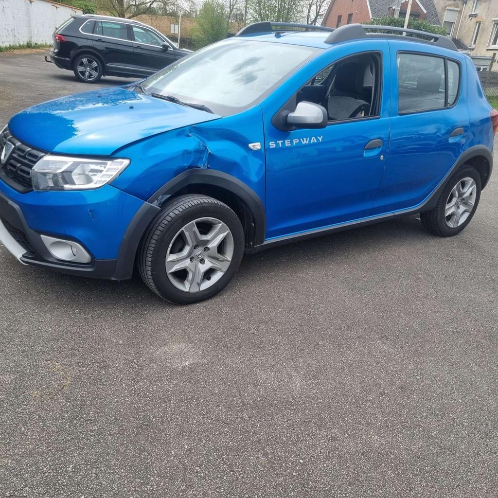 Dacia Sandero marchand ou export (bj 2017), Auto's, 898 cc, Gebruikt, Electronic Stability Program (ESP), Bedrijf