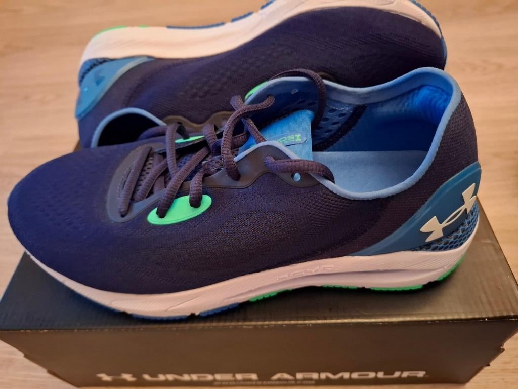 Under Armour baskets/ Pointure: 43/ Valeur: €120/ Neuf, Enlèvement, Neuf, Autres marques