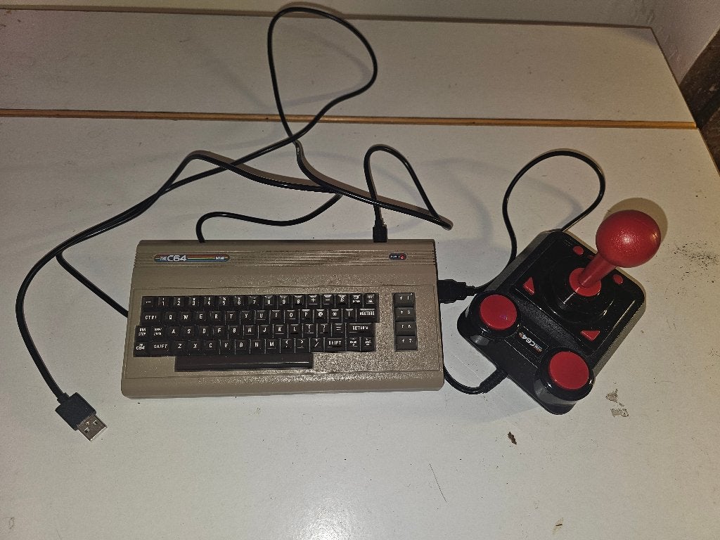 THEC64 Mini – Commodore 64 Retro – 64 jeux + Joystick, Informatique & Logiciels, Enlèvement ou Envoi, Marque sur la boîte
