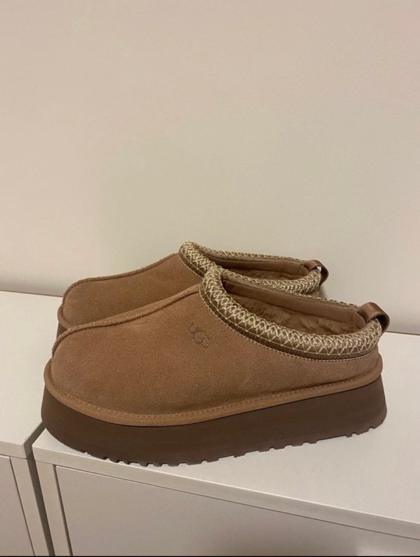 UGG Tazz Rocky Oak, Kleding | Dames, Ophalen, Overige kleuren, Instappers, Zo goed als nieuw