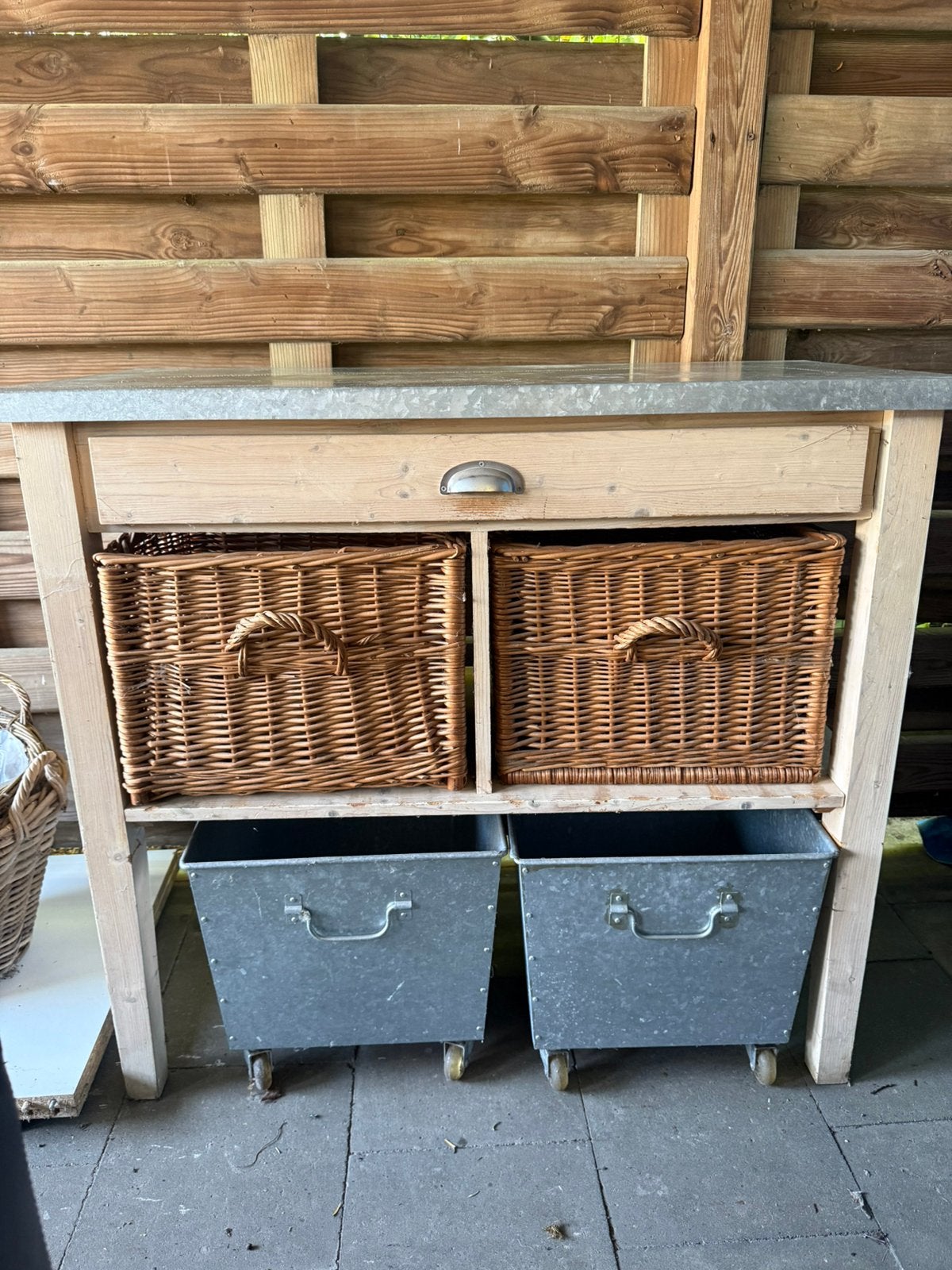 Kast, Tuin en Terras, Ophalen, Zo goed als nieuw