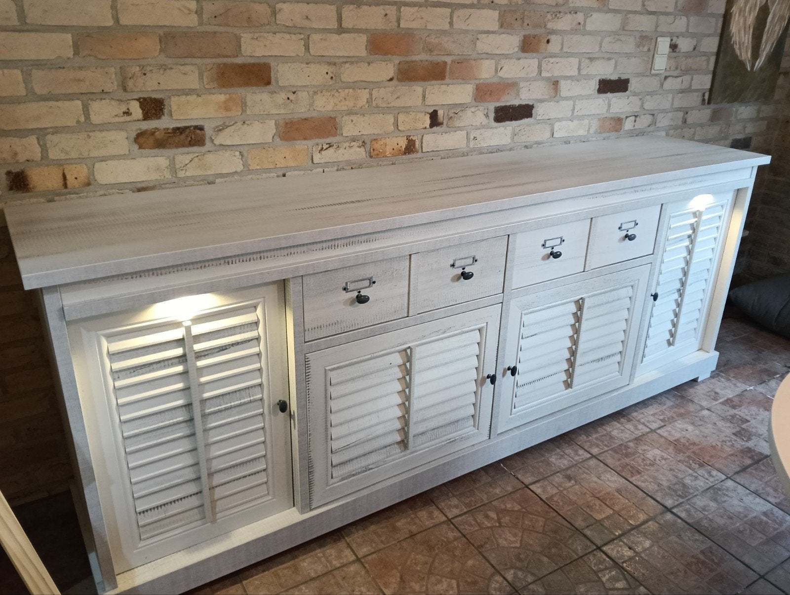 landelijke dressoir kast met ledverlichting, Huis en Inrichting, Kasten | Dressoirs, Ophalen, Met lade(s), Overige houtsoorten