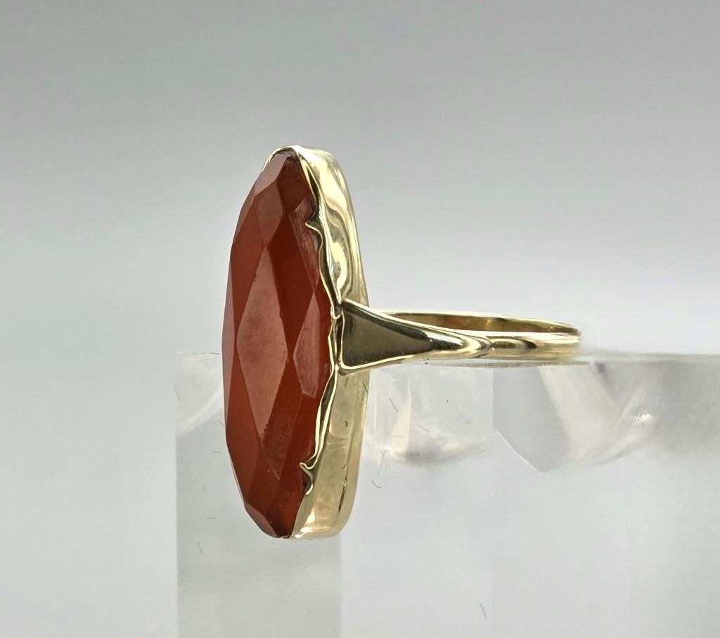Gouden Vintage ring met edelsteen carneool. 2026/218., Handtassen en Accessoires, Ringen, Ophalen of Verzenden, Met edelsteen