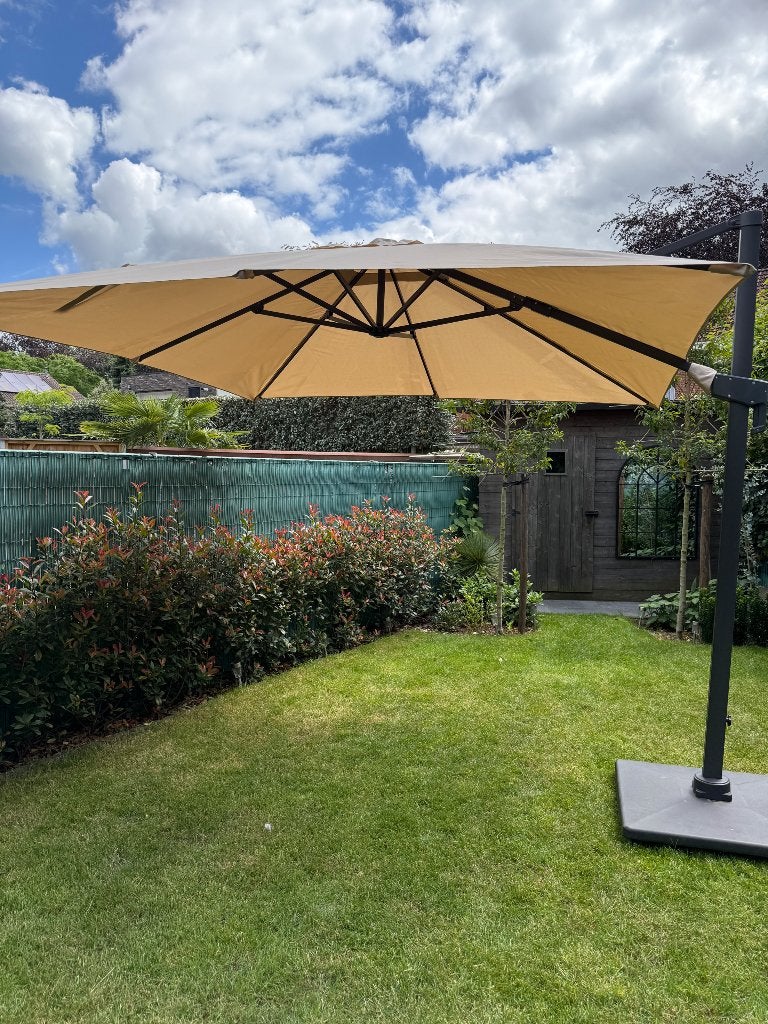 Parasol 3 meter beige, Tuin en Terras, Ophalen, Kantelbaar, 2 tot 3 meter, Zo goed als nieuw