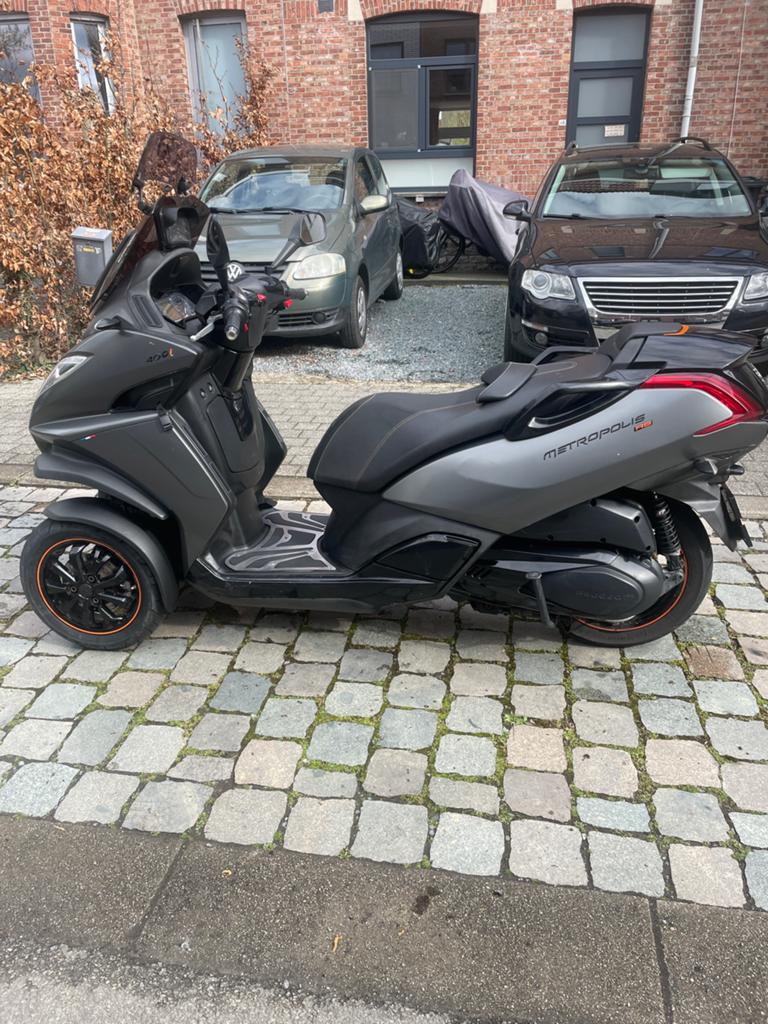 Peugot metropolis 400cc  rijbewijs b mogelijk, Motoren, Quads en Trikes, Ophalen