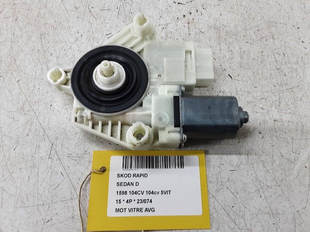 MOTEUR LEVE VITRE ELECTRIQUE AVANT GAUCHE Skoda Rapid, Utilisé, Info@skoda-auto.de, Skoda, Avant