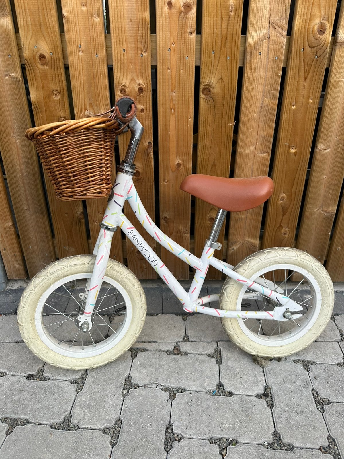 Banwood Loopfiets wit confetti reto First Go met mandje, Ophalen, Gebruikt, Loopfiets