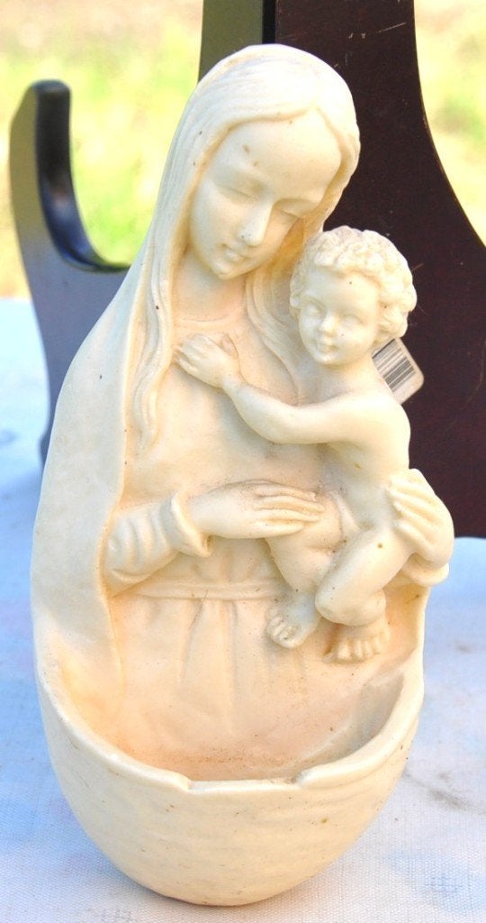 bénitier mural en résine vierge a l'enfant, Enlèvement ou Envoi