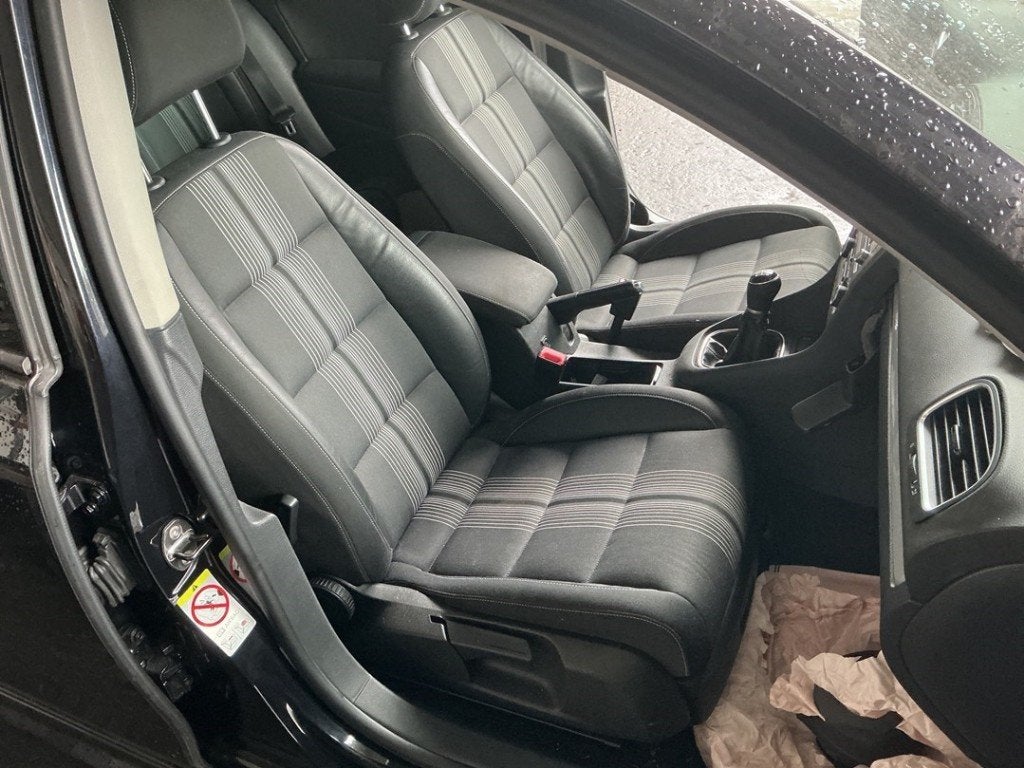 SIEGE AVANT DROIT ( PASSAGER ) Volkswagen Golf VI (5K1), Volkswagen, Volkswagen AG, Utilisé, Kundenbetreuung@volkswagen.de
