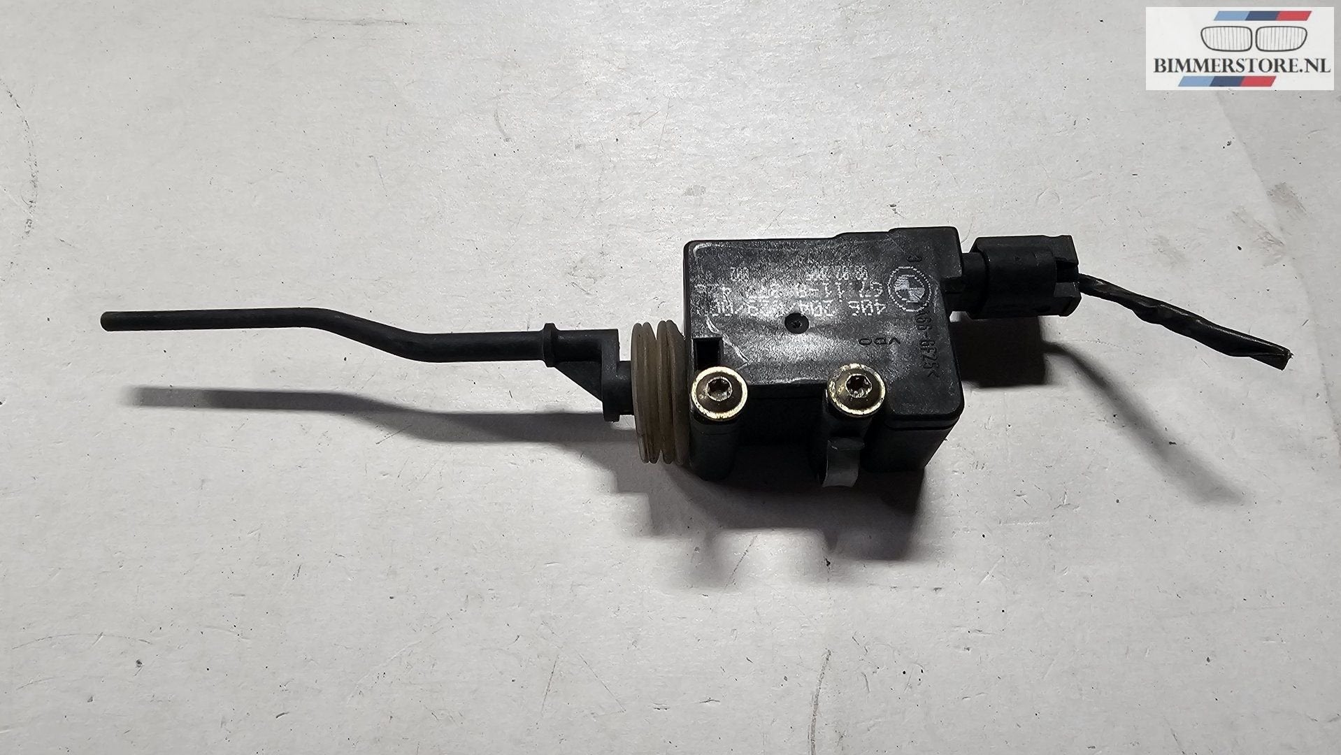 Centrale vergrendeling actuator benzineklep Z4 serie E85 E86, -, Origine de la pièce connue, Utilisé, -