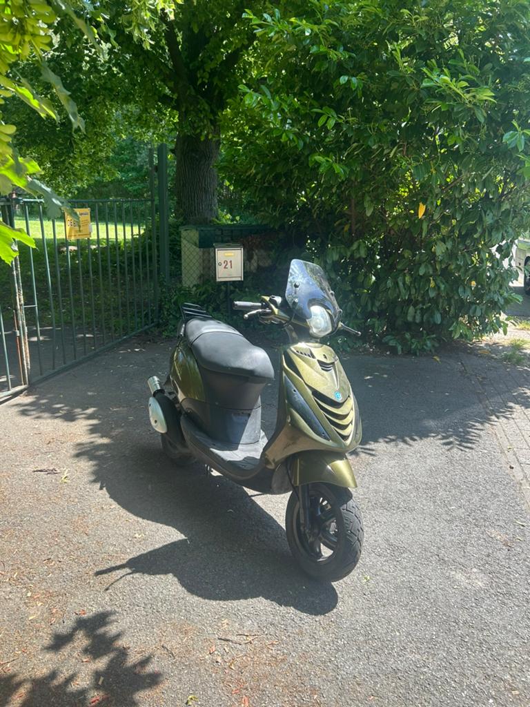 Piaggio zip 70cc a klasse tekoop, Fietsen en Brommers, Scooters | Piaggio, Ophalen, Tweetakt, Gebruikt, Klasse A (25 km/u)