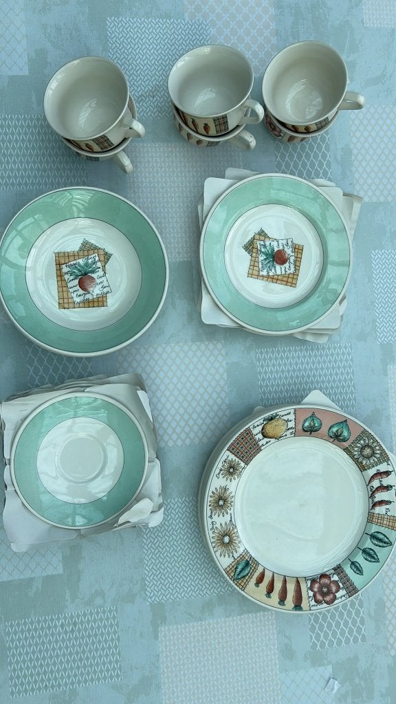 Vaisselle complète et réserve, Maison & Meubles, Service complet, Enlèvement, Utilisé, Vintage