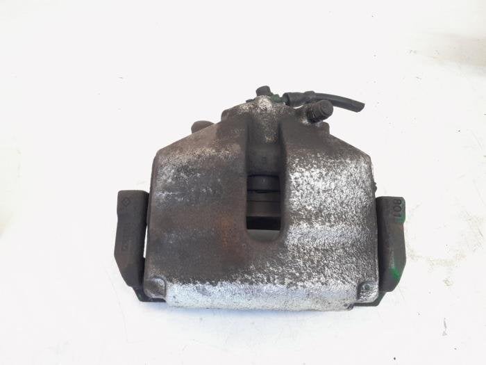 Etrier de frein (pince) avant droit d'un Volkswagen Golf, Autos : Pièces & Accessoires, Volkswagen, -, 3 mois de garantie, Utilisé