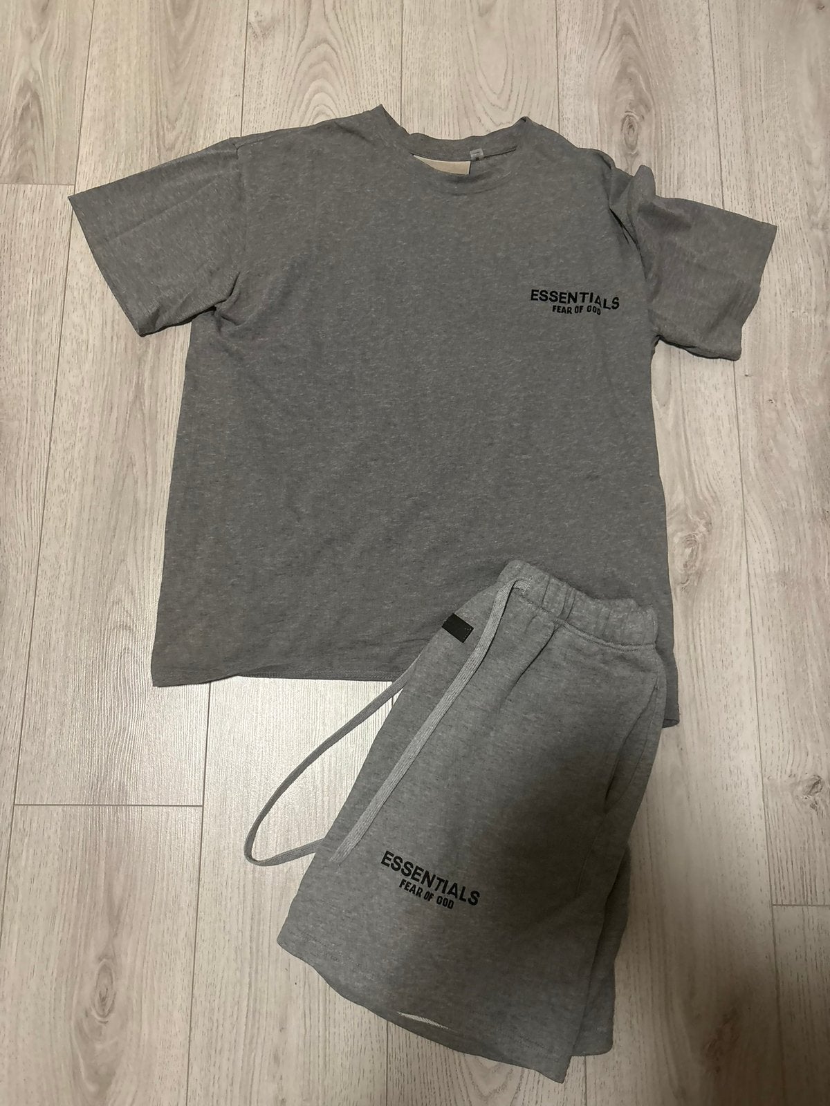 Essentials setje, Kleding | Heren, Ophalen of Verzenden, Zo goed als nieuw, Maat 48/50 (M), Grijs