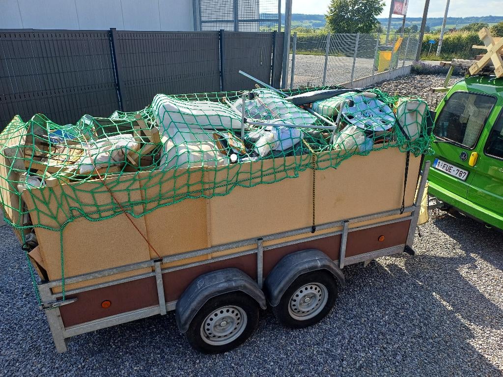 Remorque 300cm 750 kilos avec énorme lot de brocante, Ophalen