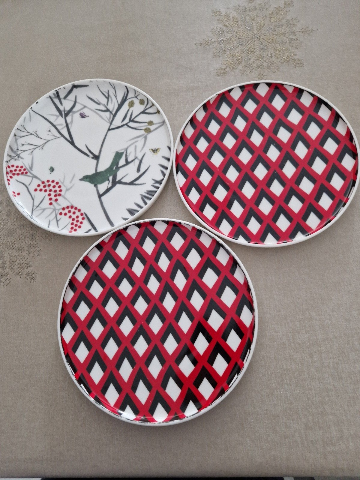 3 assiettes de petit-déjeuner conçues pour vivre, Enlèvement