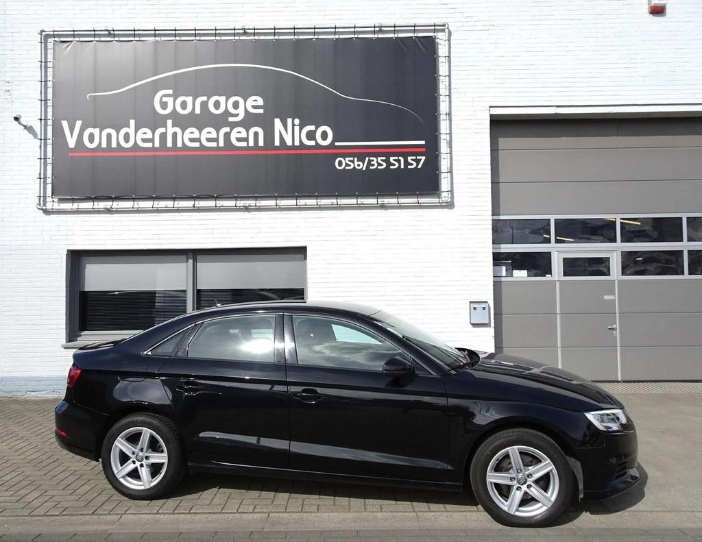 Audi A3 1.0TFSi 4d. XENON/LED,NAVI,CRUISE,PDC,BLUETH,AIRCO,A, Auto's, Audi, 4 deurs, Stof, Gebruikt, Zwart