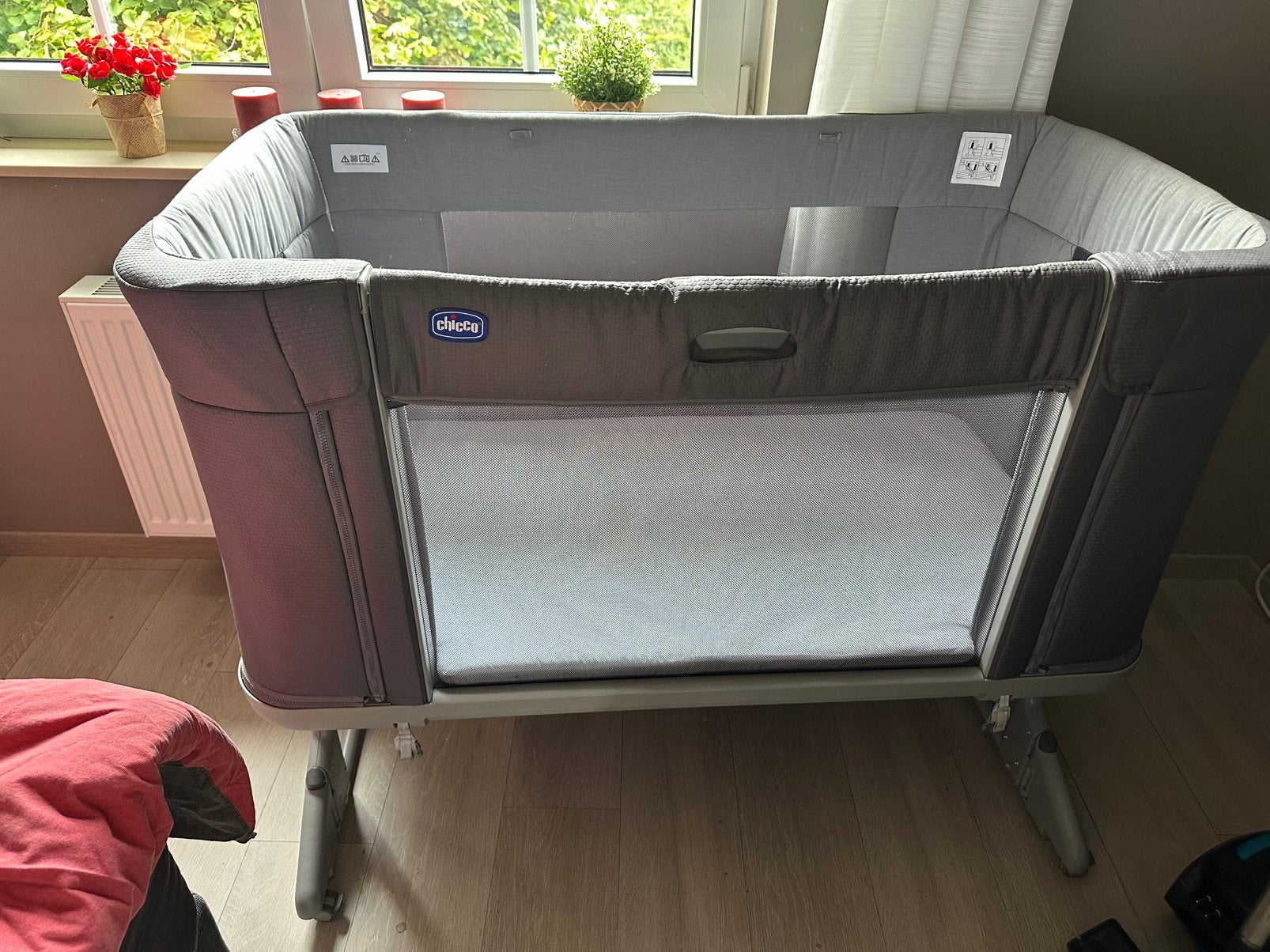 À vendre cododo Chicco Next2Me Forever + 1 alese + 2 draps, Enlèvement, Comme neuf, Lit
