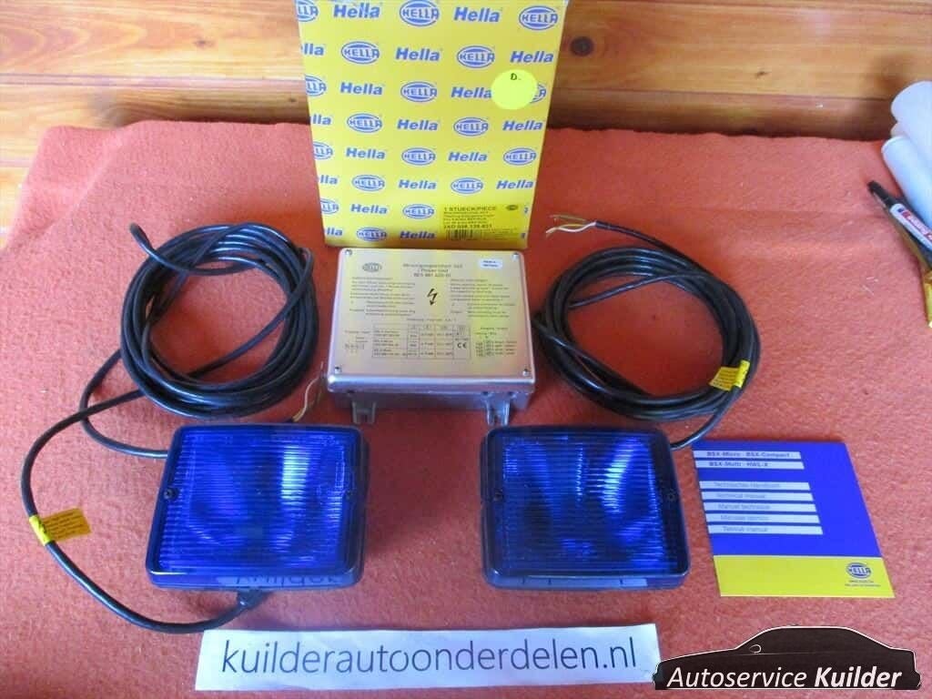 Blauwe Flitslampen Hella 2XD008135831 24Volt,, Autos : Divers, Tuning & Styling, Enlèvement ou Envoi, -, -, -