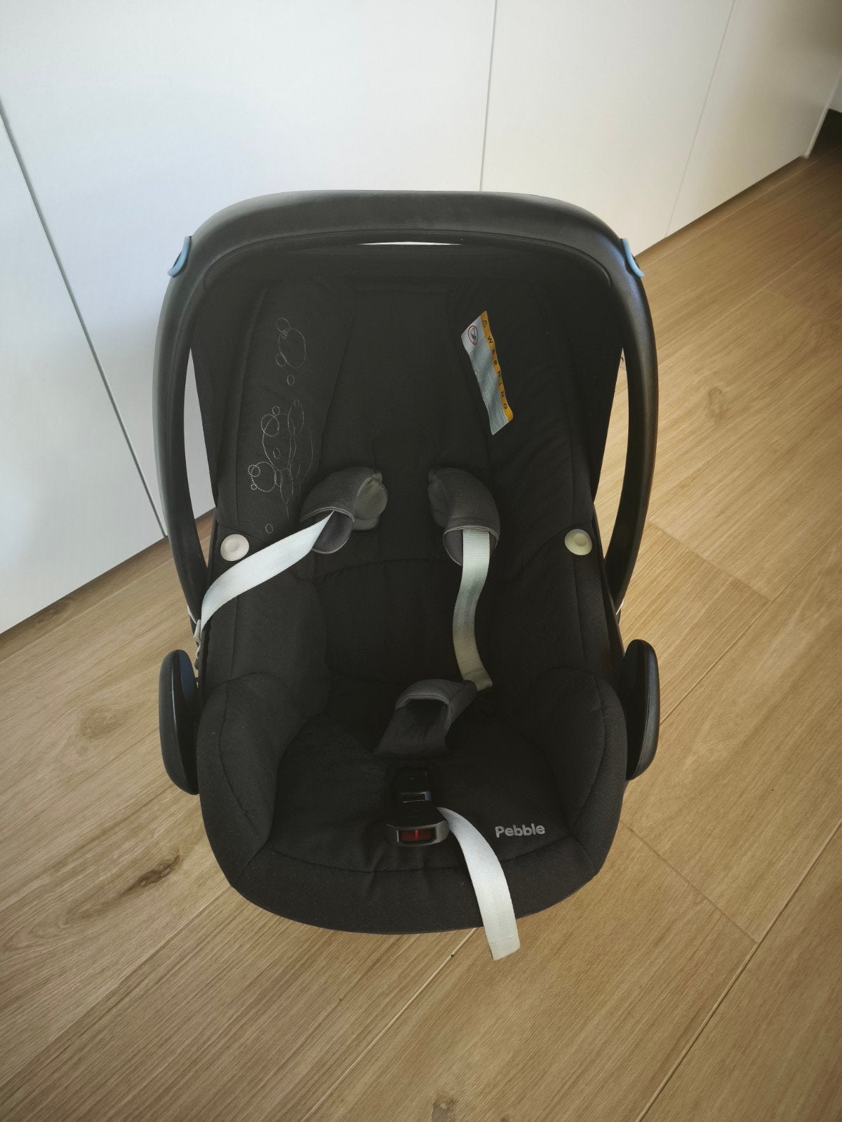 Maxi Cosi Pebble, Enlèvement