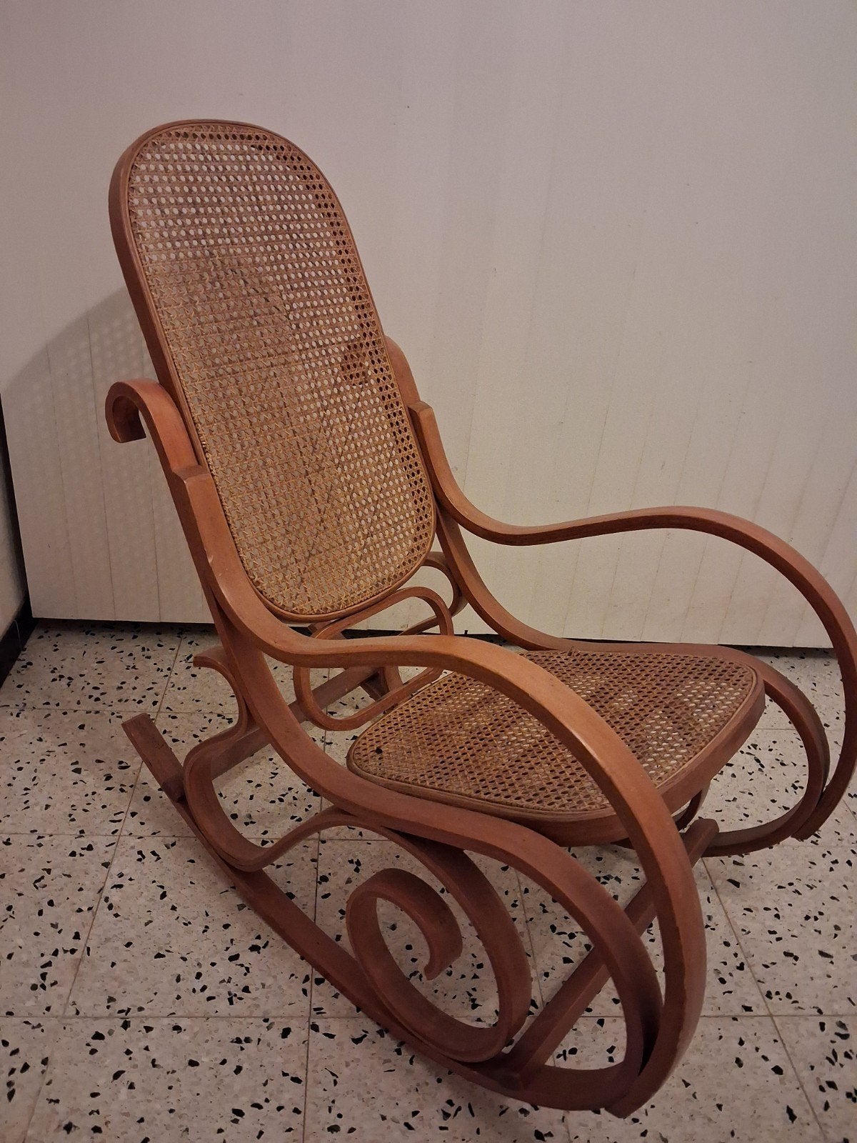 thonet schommelstoel, Enlèvement ou Envoi