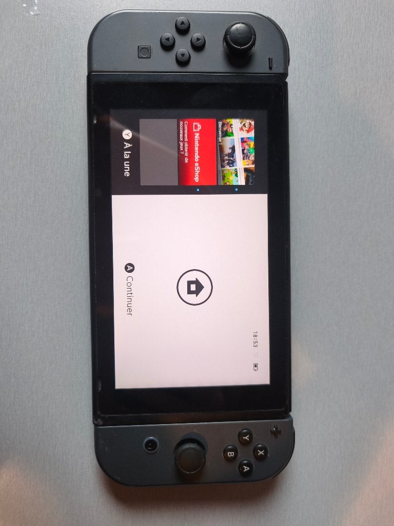 Switch V2 (négociable), Consoles de jeu & Jeux vidéo, Enlèvement ou Envoi, Utilisé, Avec 2 manettes, Switch 2019 Upgrade