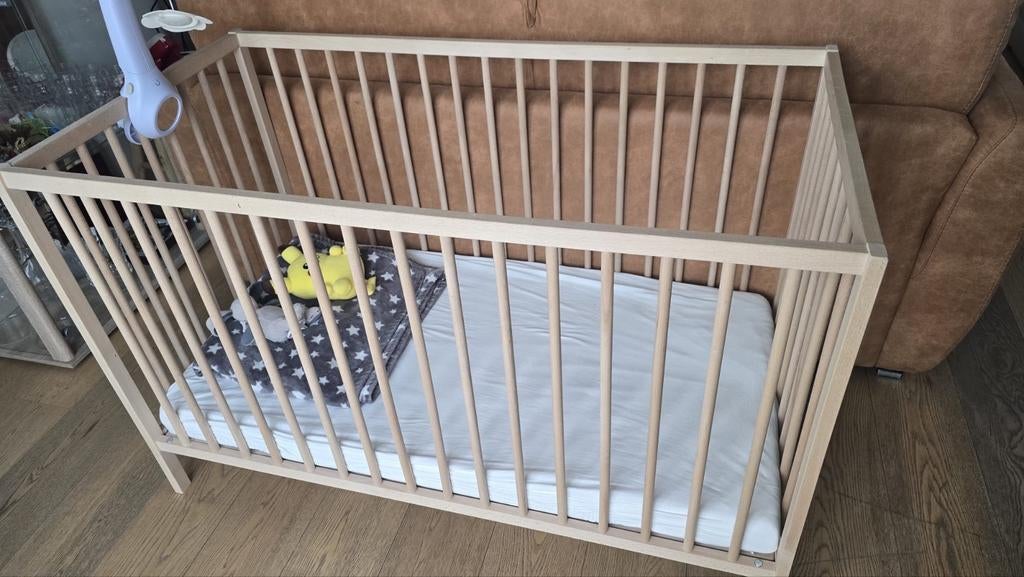 Lit bébé avec matelas et housse ( 120x60 ), Ophalen of Verzenden, Ledikant