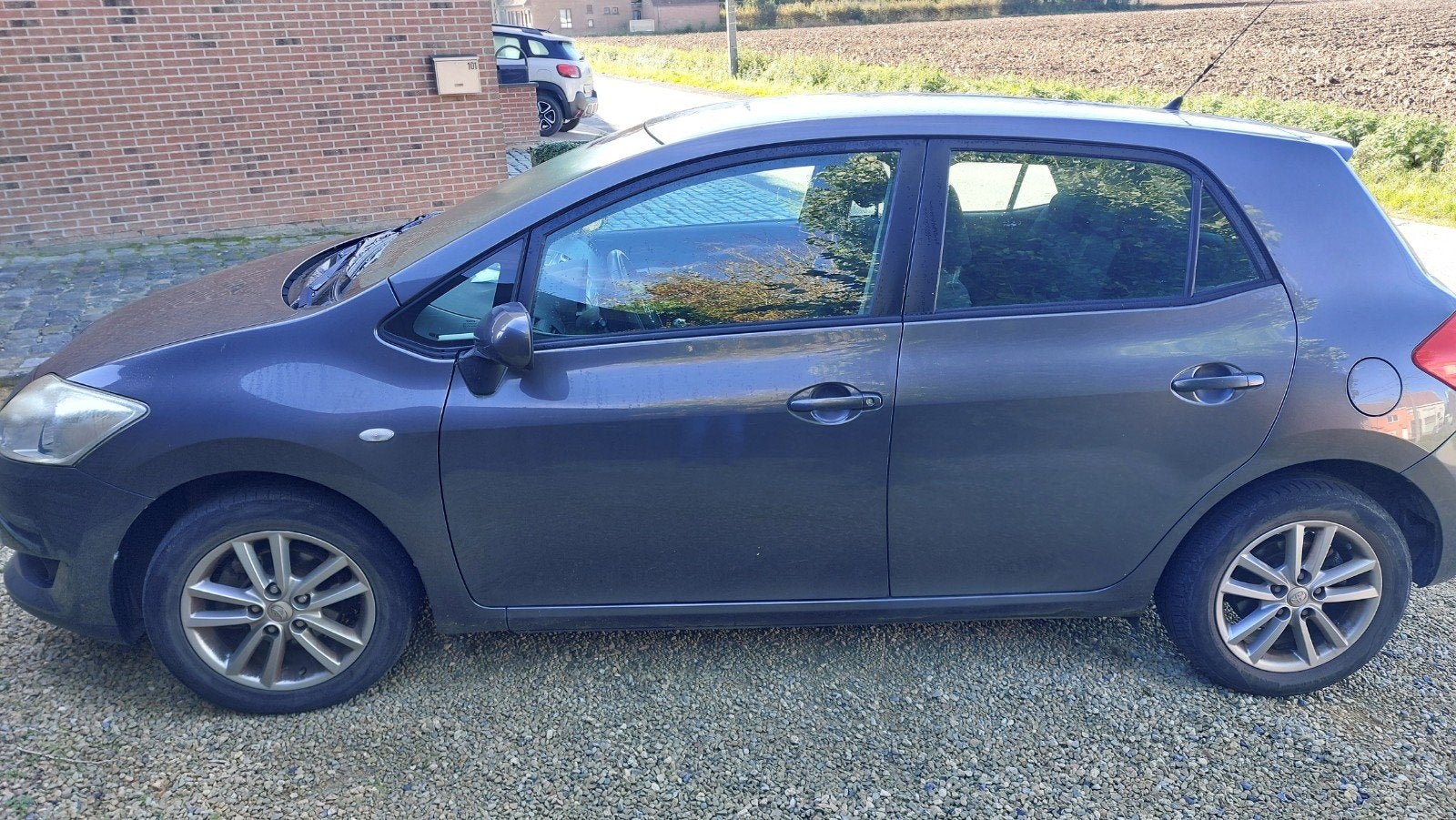 Grijze Toyota Auris, Auto's, Voorwielaandrijving, Stof, Particulier, 1598 cc