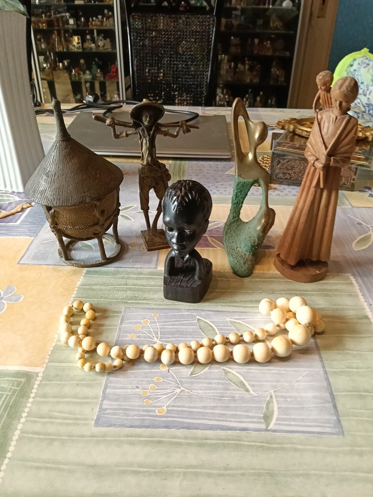 Figurines du Congo, Enlèvement ou Envoi, Bois, Brun