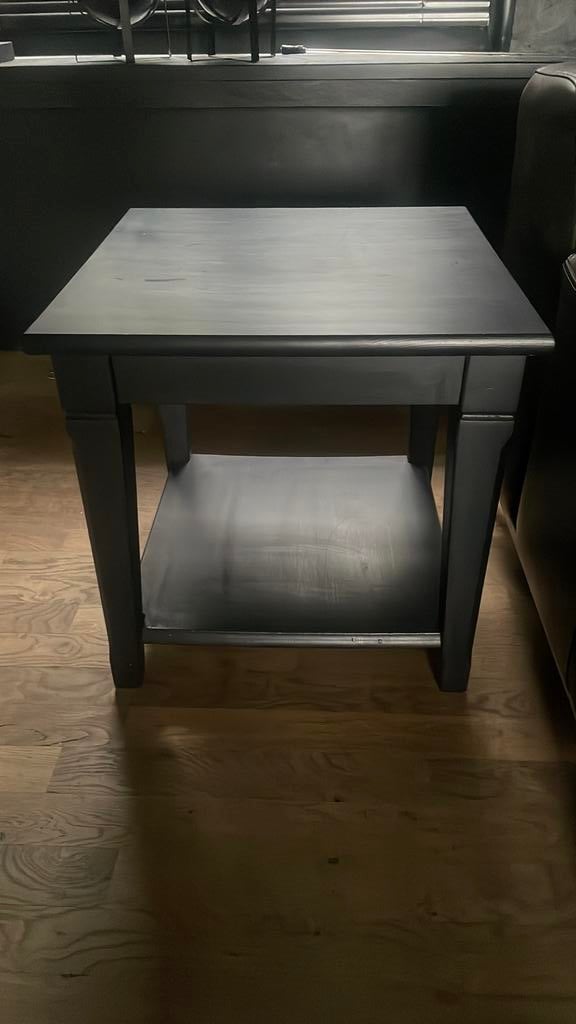 2 identieke bijzettafeltjes, Maison & Meubles, Tables | Tables d'appoint, Comme neuf, Enlèvement