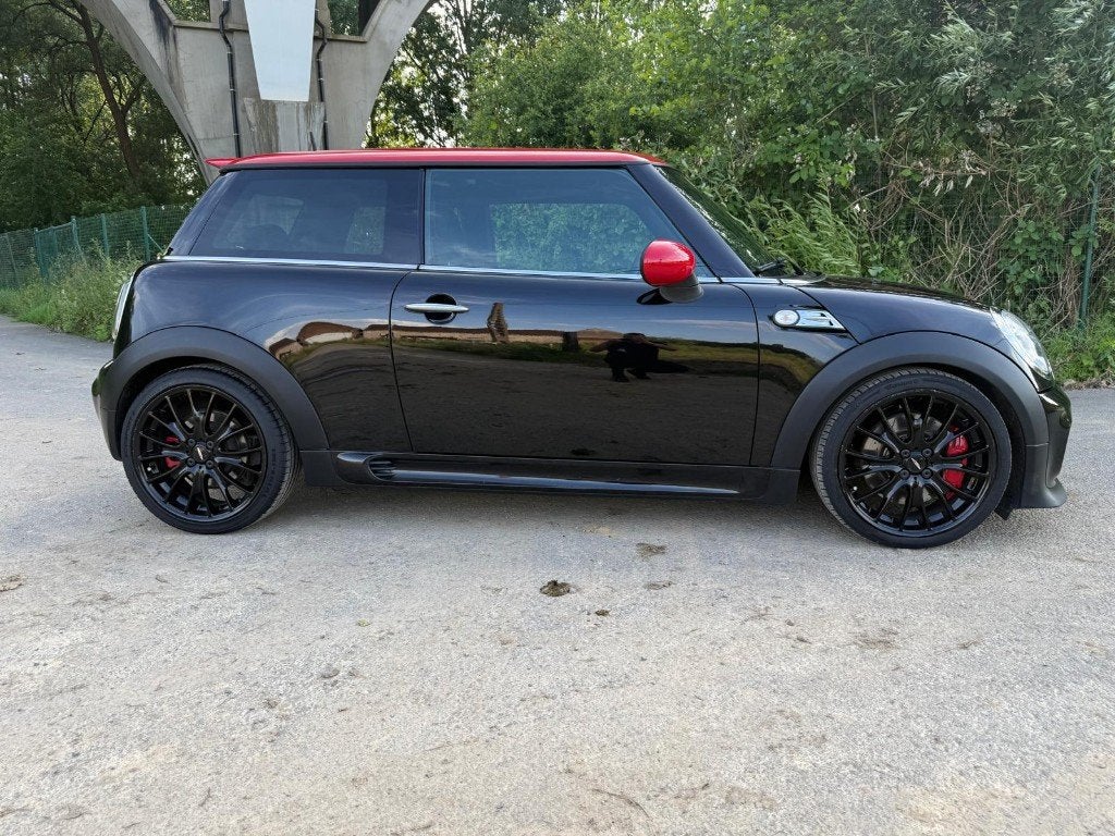 MINI John Cooper Works 1.6i/JCW/Stage1/241-cv/Pano/Akrapovič, Auto's, Voorwielaandrijving, 1610 kg, 4 cilinders, Zwart