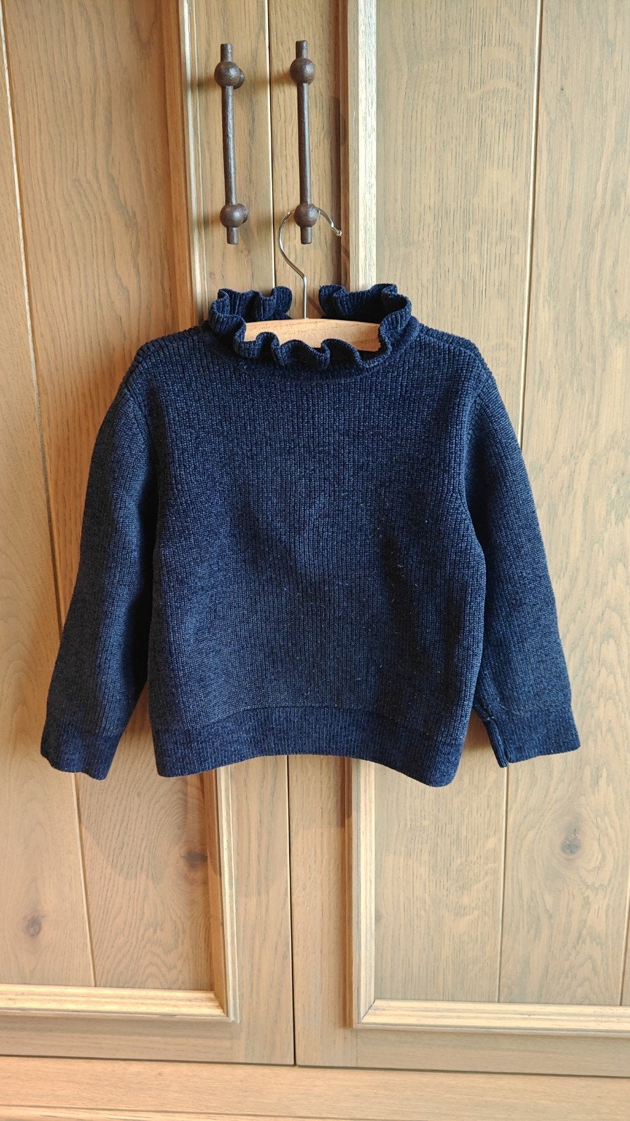 Pull à volants bleu foncé de la marque Besties, taille 104,, Enlèvement ou Envoi, Pull ou Veste, Fille, Besties JBC