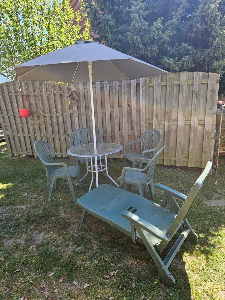 Tuinset gebruikt met nieuwe parasol 2.5 m in Houthalen, Ophalen
