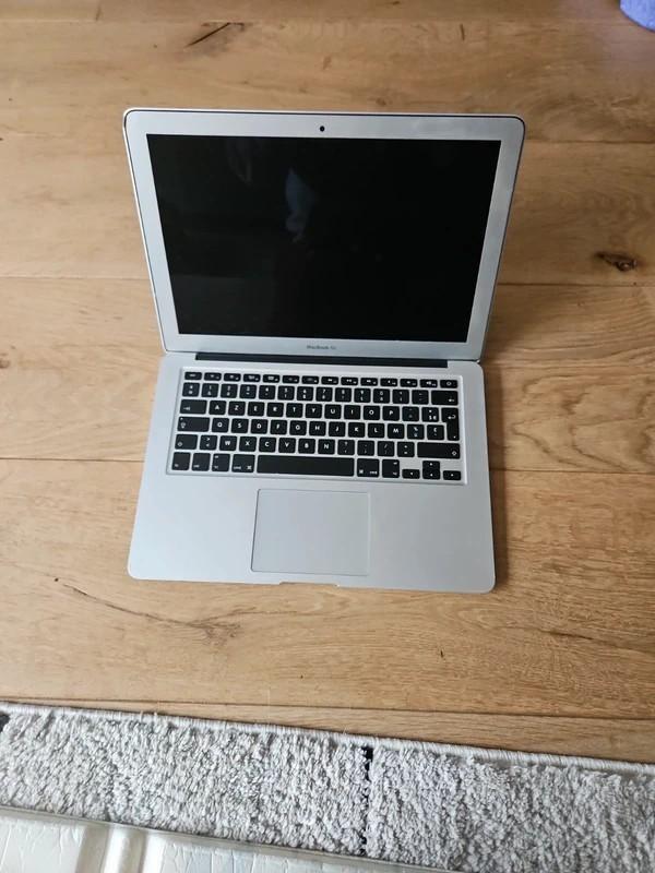 Apple MacBook air 13 (2017) + Laptophoes, Computers en Software, Gebruikt, 8 GB, 13 inch, Minder dan 2 Ghz