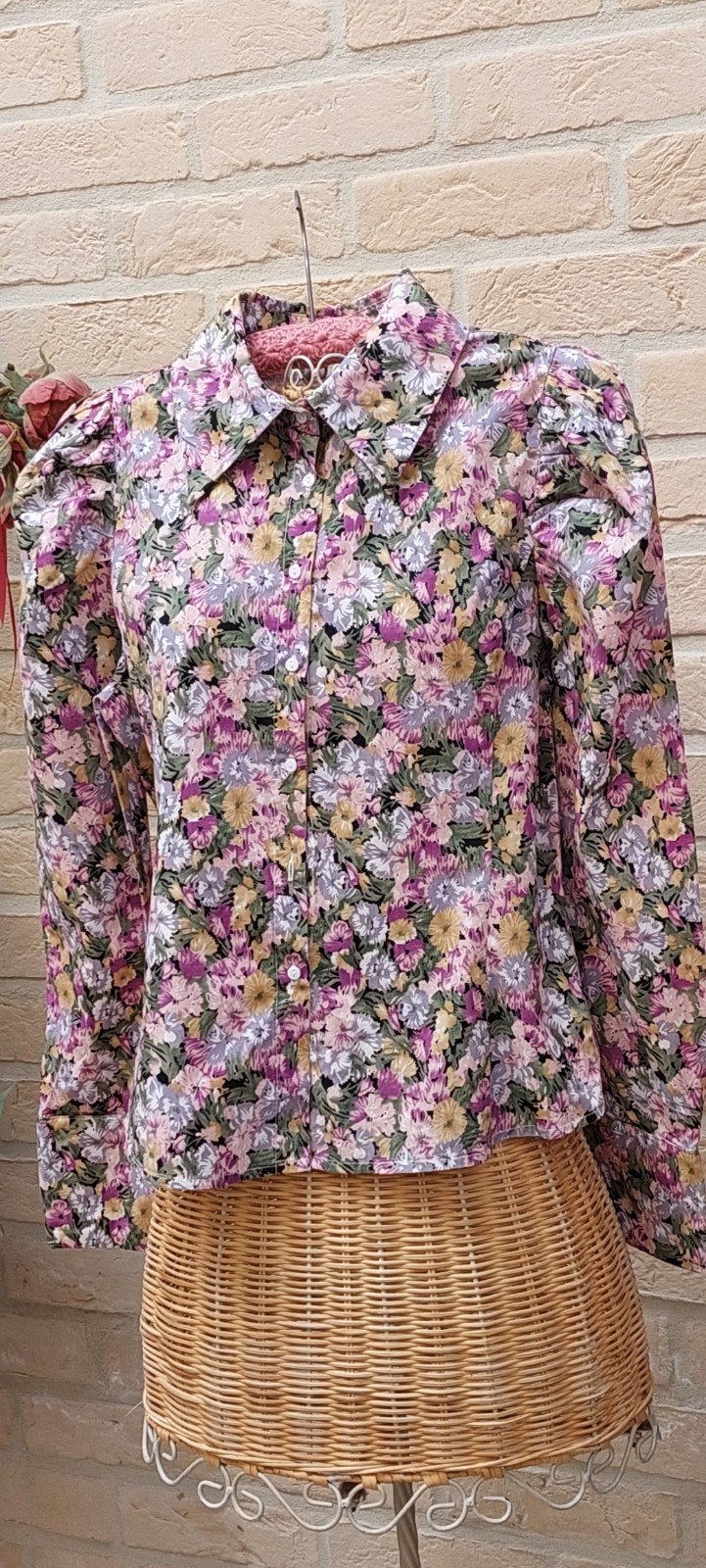 Hemdbloes maat m/l  48cm van oksel tot oksel only, Kleding | Dames, Blouses en Tunieken, Maat 38/40 (M), Ophalen of Verzenden