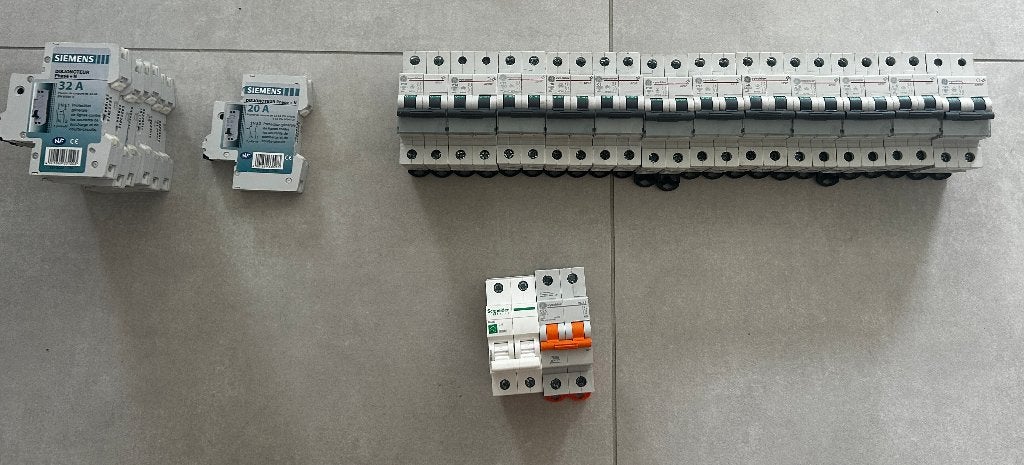 Verschillende Zekering automaten, Enlèvement, Comme neuf, Autres types