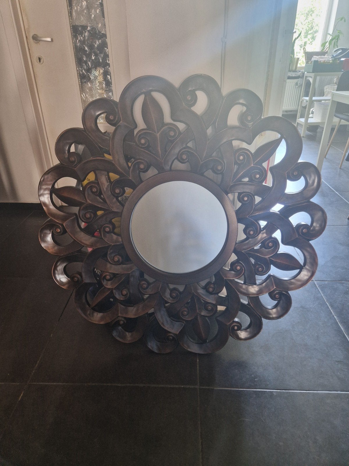 Grand miroir rond fleur bois foncé de +/- 1m de diamètre, Maison & Meubles, Enlèvement, Rond