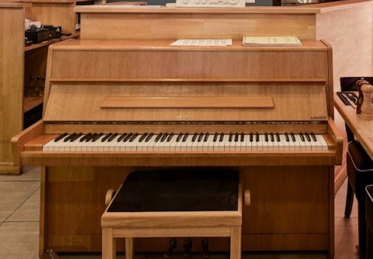PETROF Piano 115, Musique & Instruments, Brillant, Comme neuf, Brun, Enlèvement
