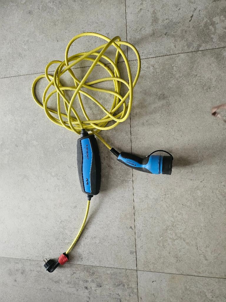 Cable électrique de recharge voiture 8A, Enlèvement, Utilisé