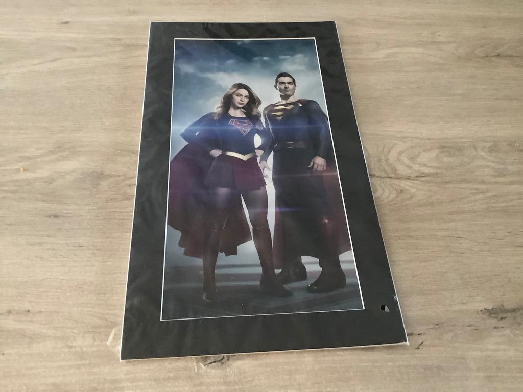 Supergirl litho (Nieuw) (47x27 cm), Ophalen of Verzenden, Nieuw, Film, Foto of Kaart