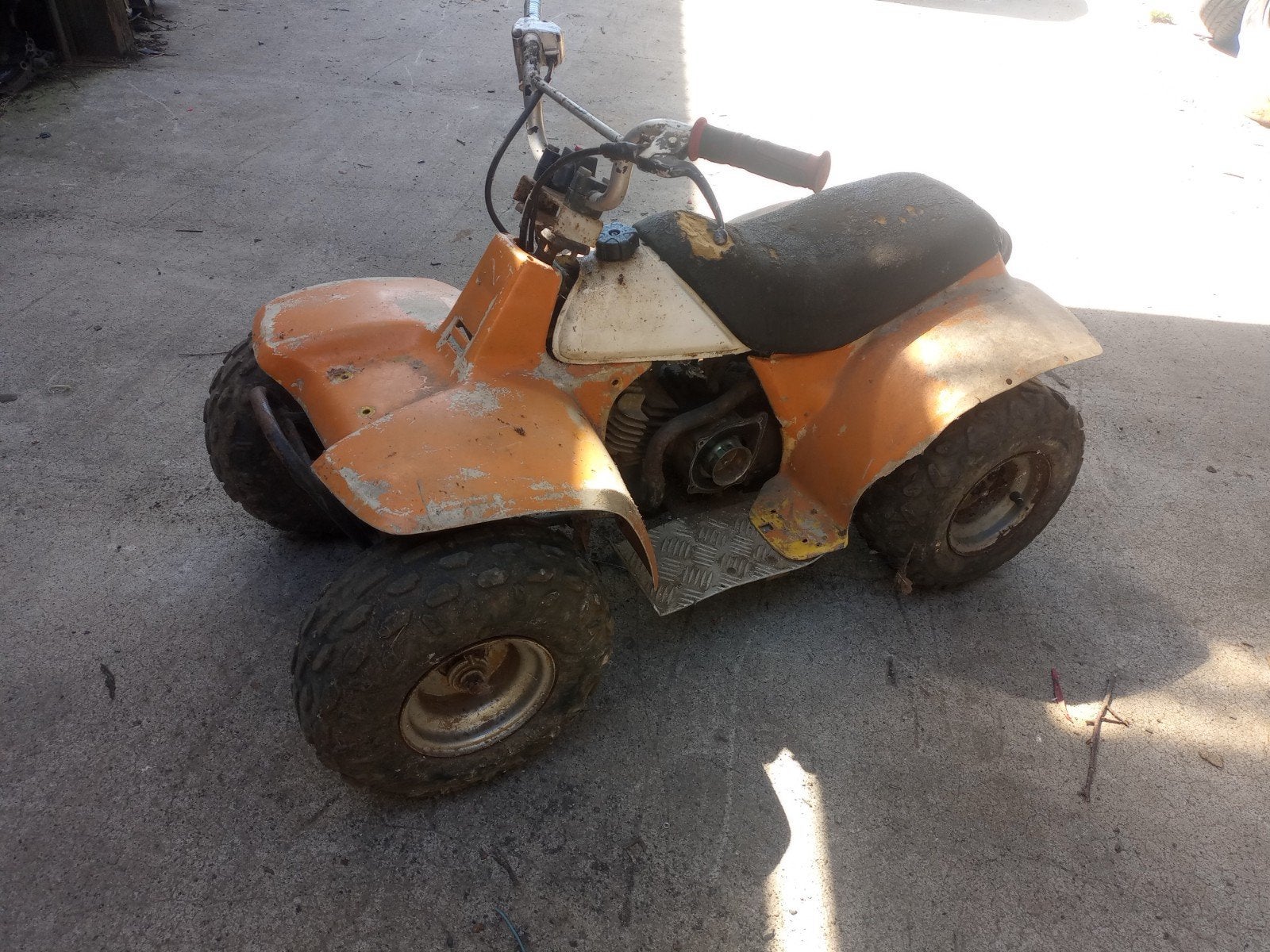 Quad enfant Suzuki LT50 pour pièces ou à restaurer, 1 cylindre, 49 cm³