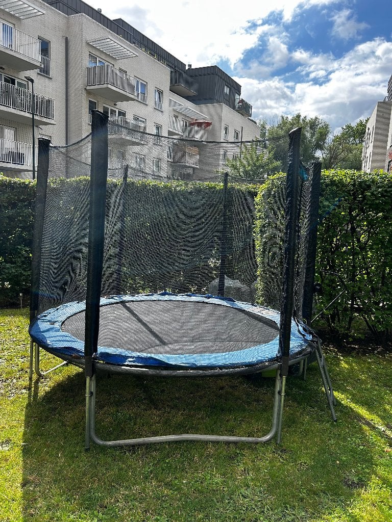 Trampoline bleu décathlon 2m50 diametre, Jardin & Terrasse, Enlèvement, Utilisé