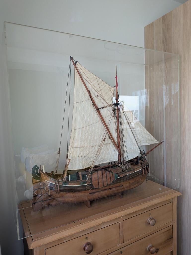 Exclusief handgemaakt schip, Enlèvement