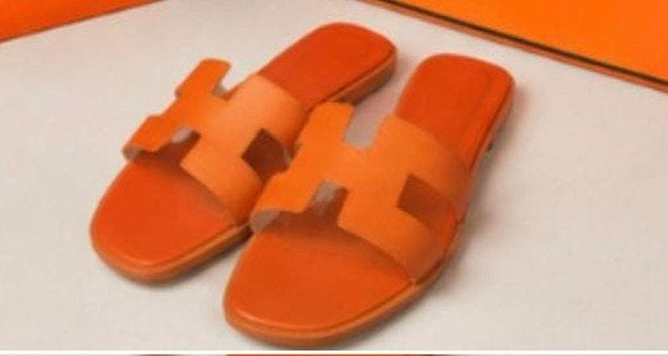 Hermes slippers, Ophalen of Verzenden, Zo goed als nieuw, Slippers