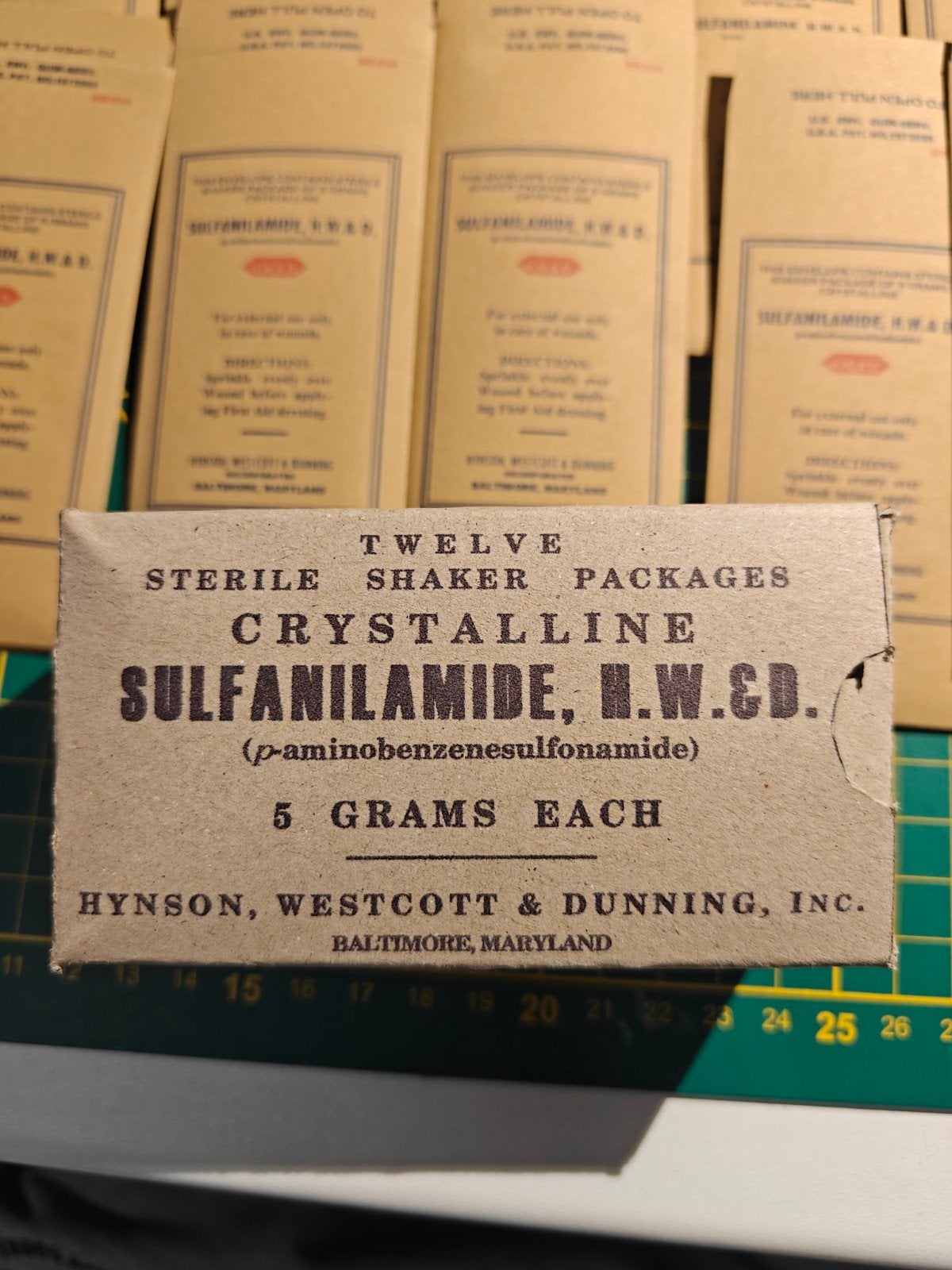 Repro US WW2 12 sulfanalimide shakers + box leeg, Ophalen of Verzenden, Landmacht